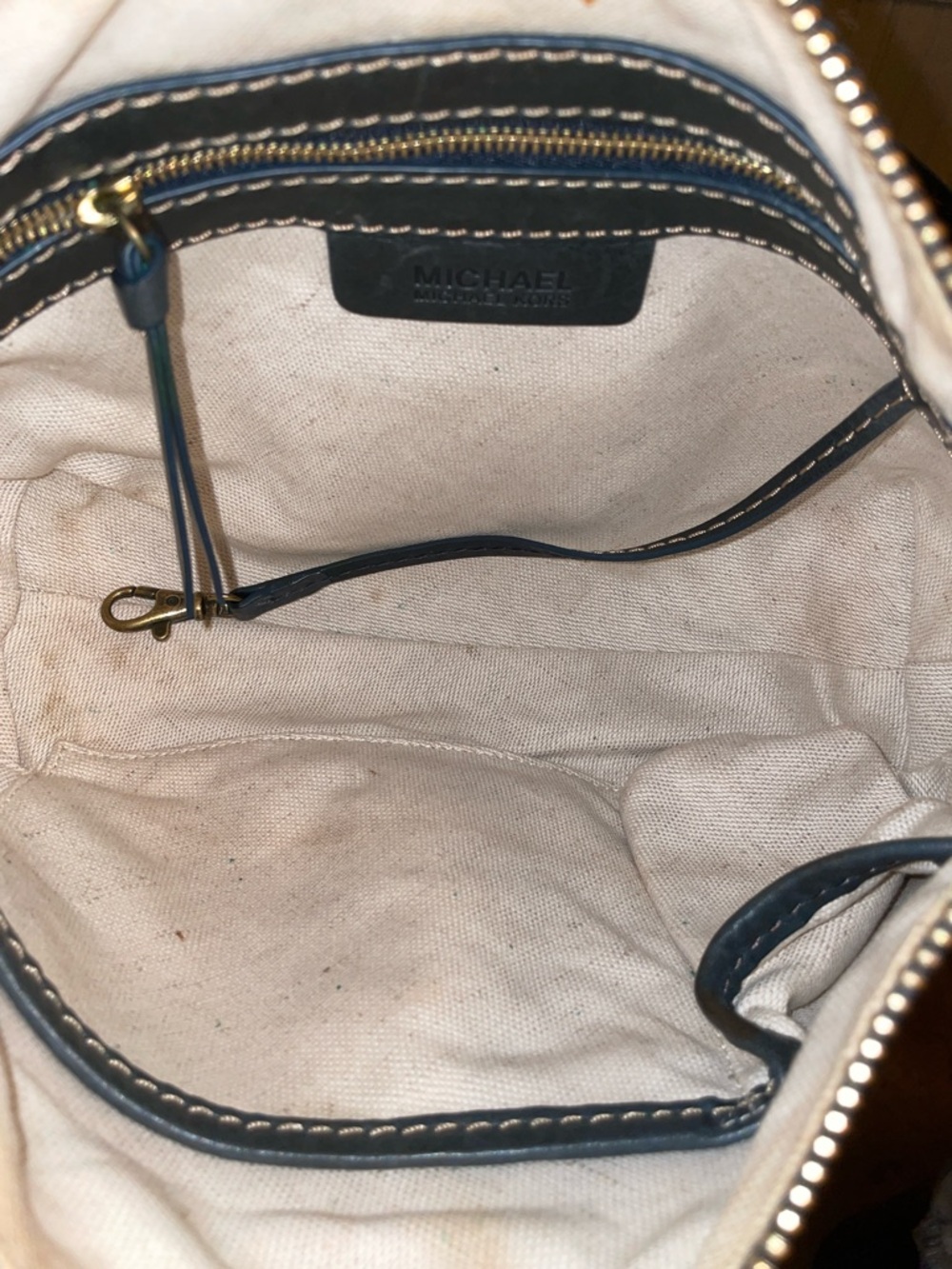Micheal Kors Classic Black Leather Studded Shoulder Bag - Picture 7 of 7